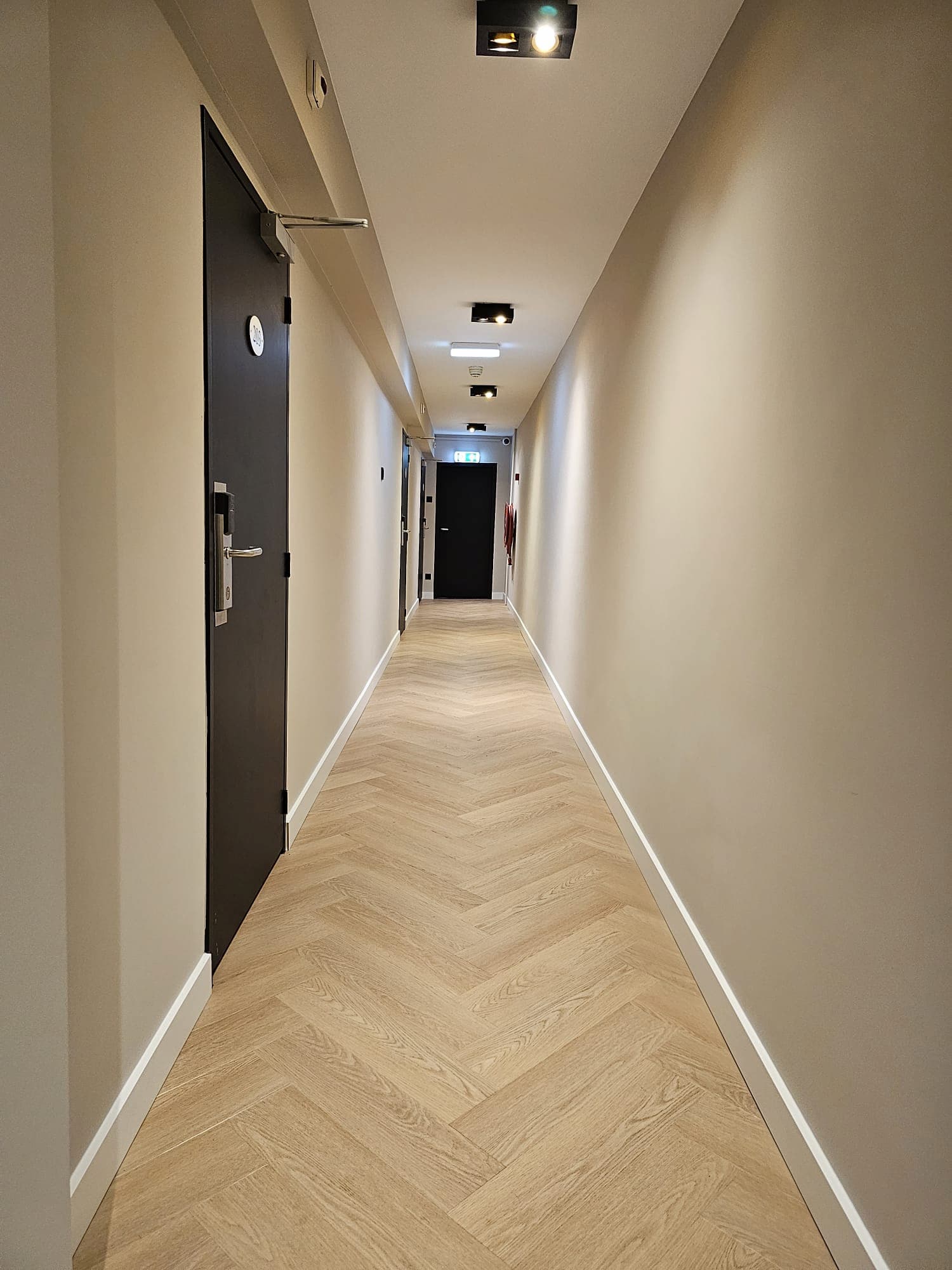 Hoomline - Ambassador Dryback Visgraat Hamilton 5